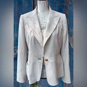 Linda Allard/Ellen Tracy Wool-Blend Blazer
Size 4
Never Worn / Still with Tag